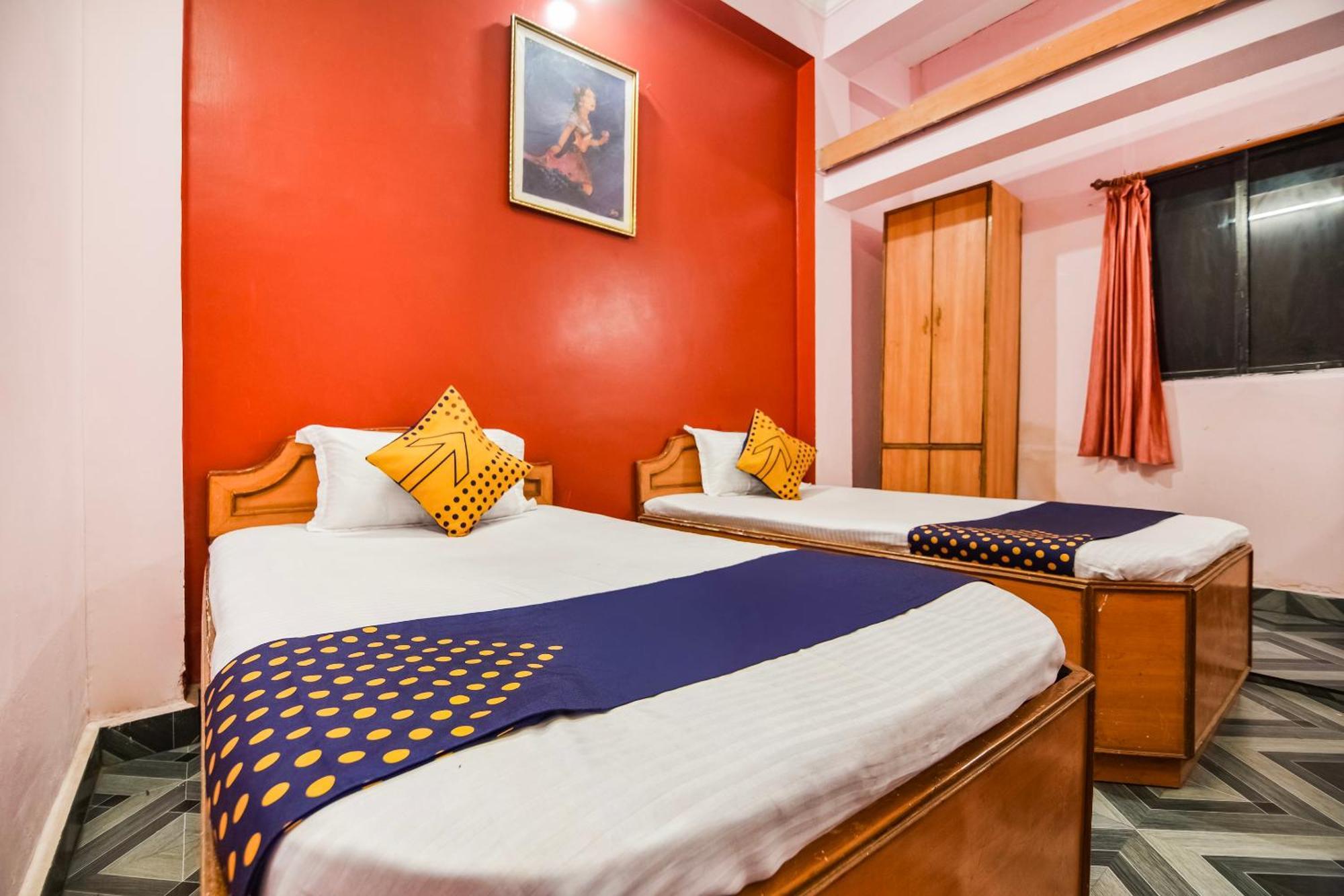 Spot On Hotel Midtown Gondia Exterior photo
